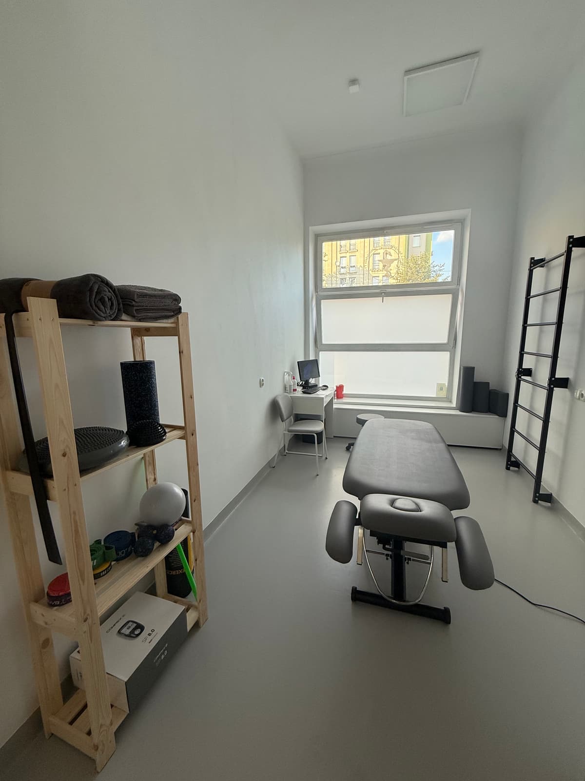 Physical therapy photograph 4